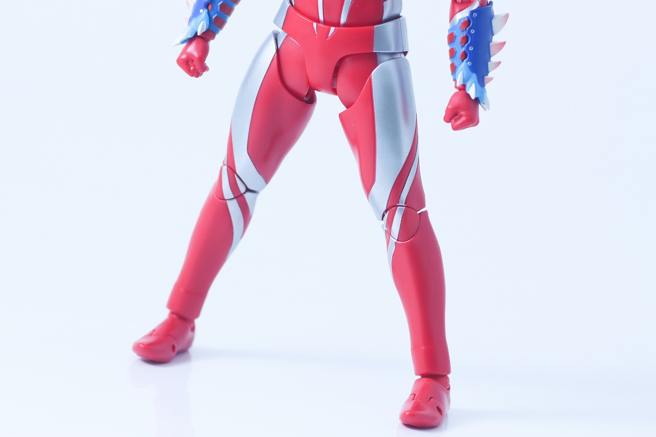 S.H.フィギュアーツ　ウルトラマンオメガ レキネスアーマー　レビュー　本体