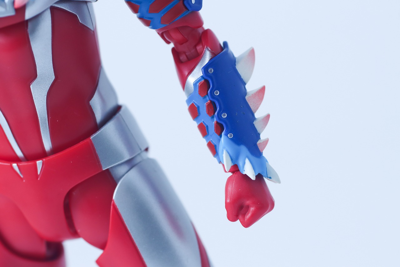 S.H.フィギュアーツ　ウルトラマンオメガ レキネスアーマー　レビュー　本体