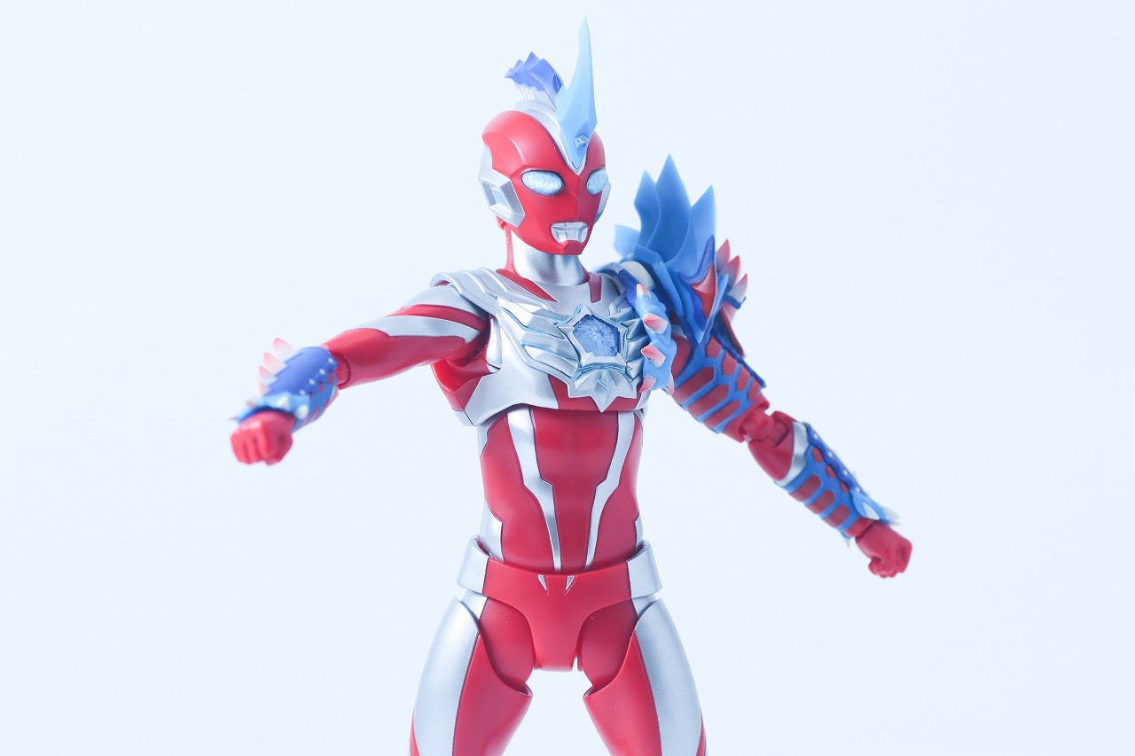 S.H.フィギュアーツ　ウルトラマンオメガ レキネスアーマー　レビュー　可動範囲