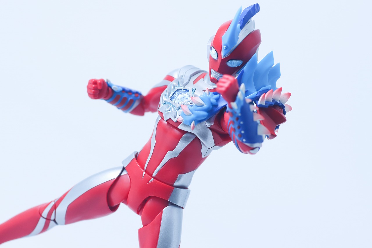 S.H.フィギュアーツ　ウルトラマンオメガ レキネスアーマー　レビュー　アクション