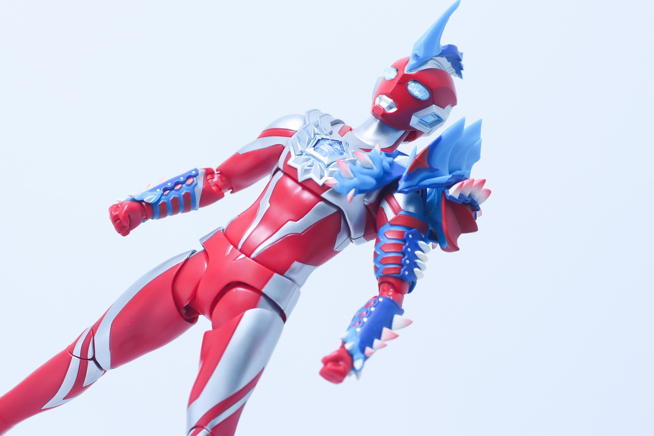 S.H.フィギュアーツ　ウルトラマンオメガ レキネスアーマー　レビュー　アクション