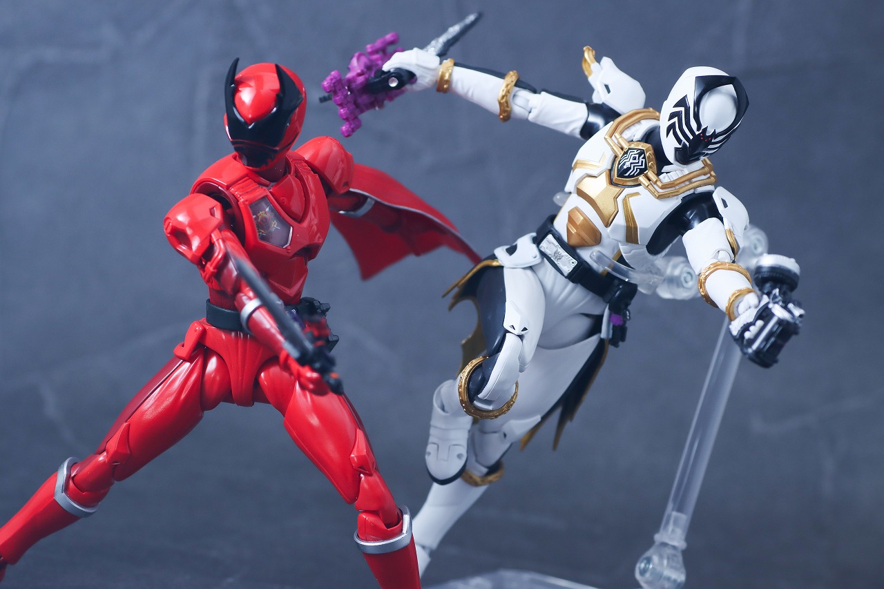 S.H.フィギュアーツ　スパイダークモノス　レビュー　アクション