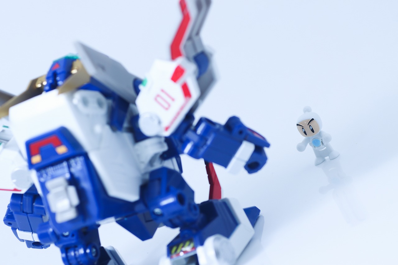 TOYRISE DMB-01　ホワイトブロス　レビュー　アクション