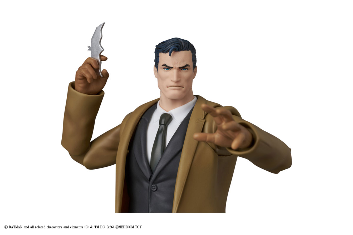 MAFEX　ブルース・ウェイン（『BATMAN：HUSH』）