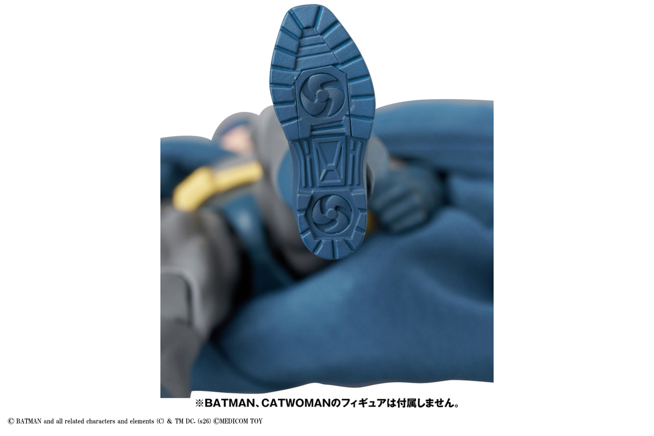 MAFEX　ブルース・ウェイン（『BATMAN：HUSH』）