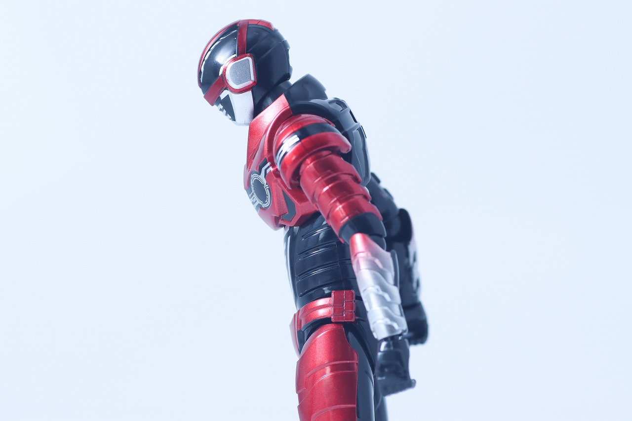 TOKUSATSU ACTION FIGURE　ギャバン・インフィニティ　レビュー　可動範囲