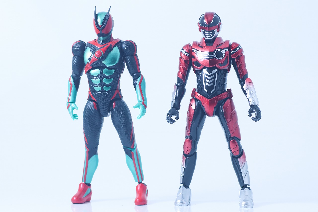 TOKUSATSU ACTION FIGURE　ギャバン・インフィニティ　レビュー　比較　仮面ライダーアクションフィギュア　仮面ライダーゼッツ フィジカムインパクト