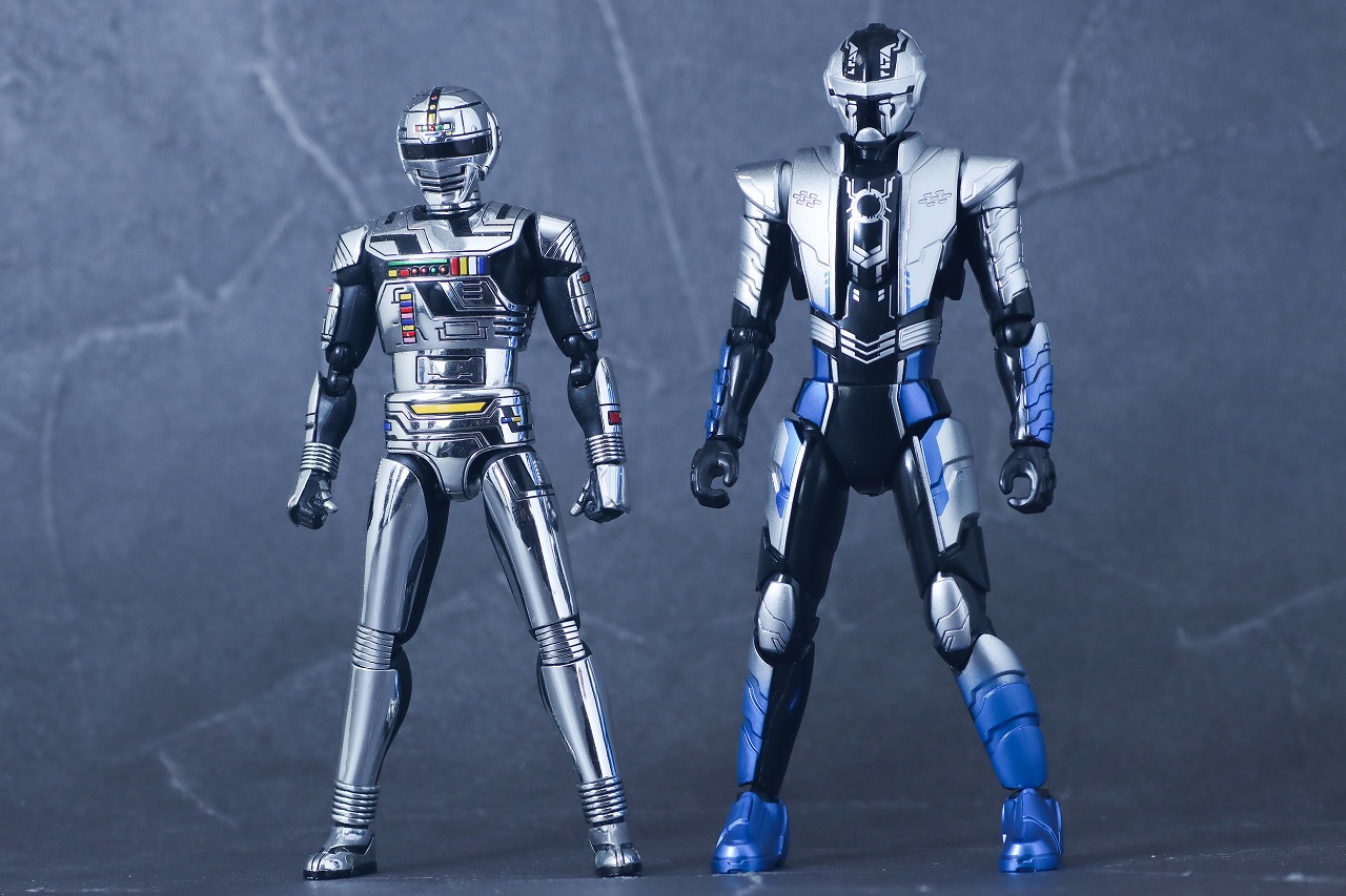 TOKUSATSU ACTION FIGURE　ギャバン・ブシドー　レビュー　本体　S.H.フィギュアーツ　ギャバン　比較