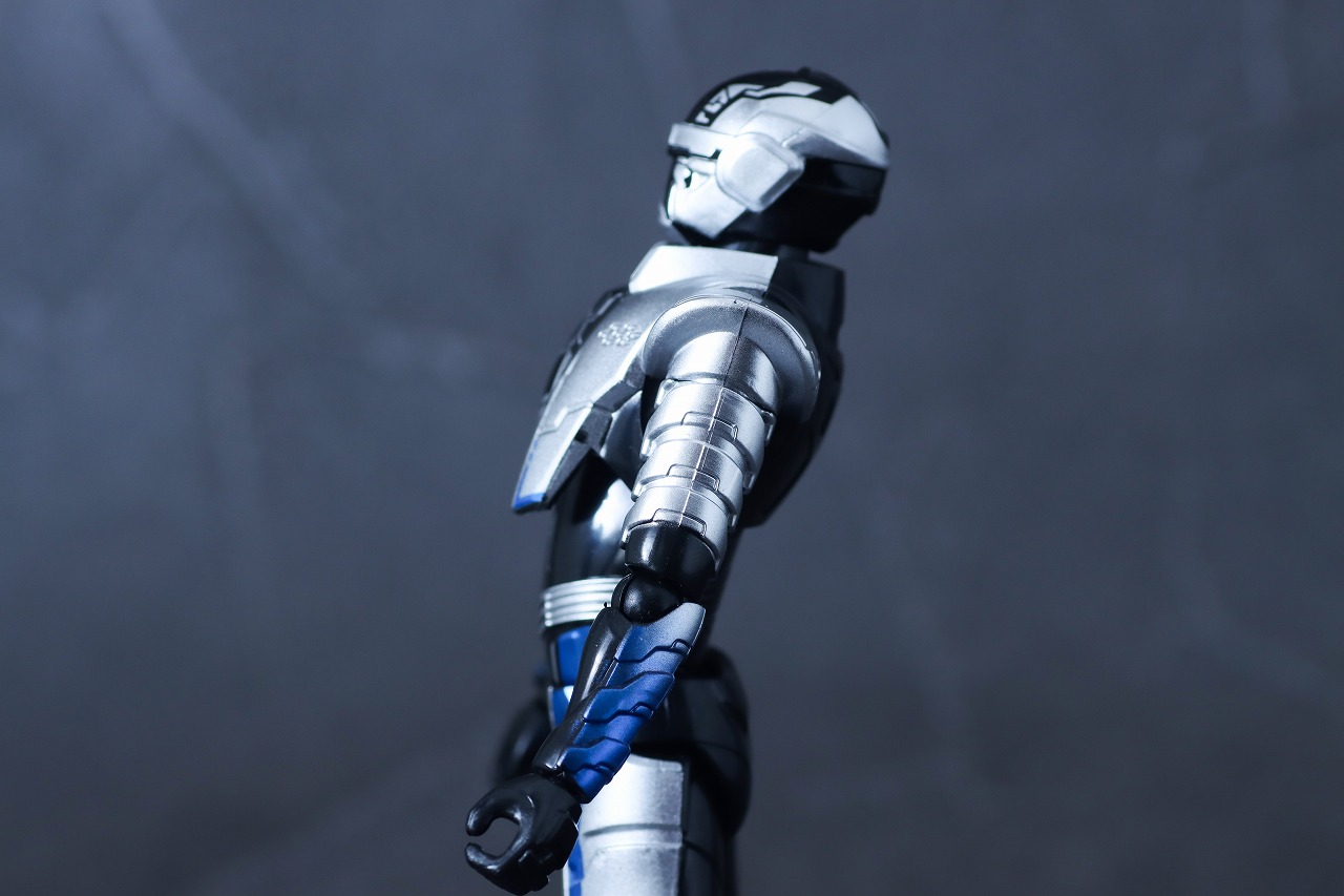 TOKUSATSU ACTION FIGURE ギャバン・ブシドー レビュー 可動範囲