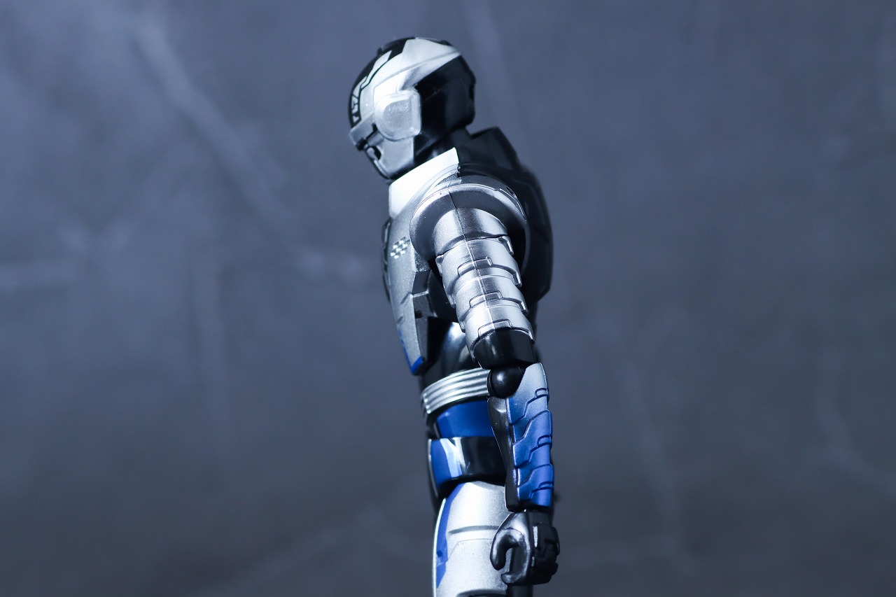 TOKUSATSU ACTION FIGURE ギャバン・ブシドー レビュー 可動範囲