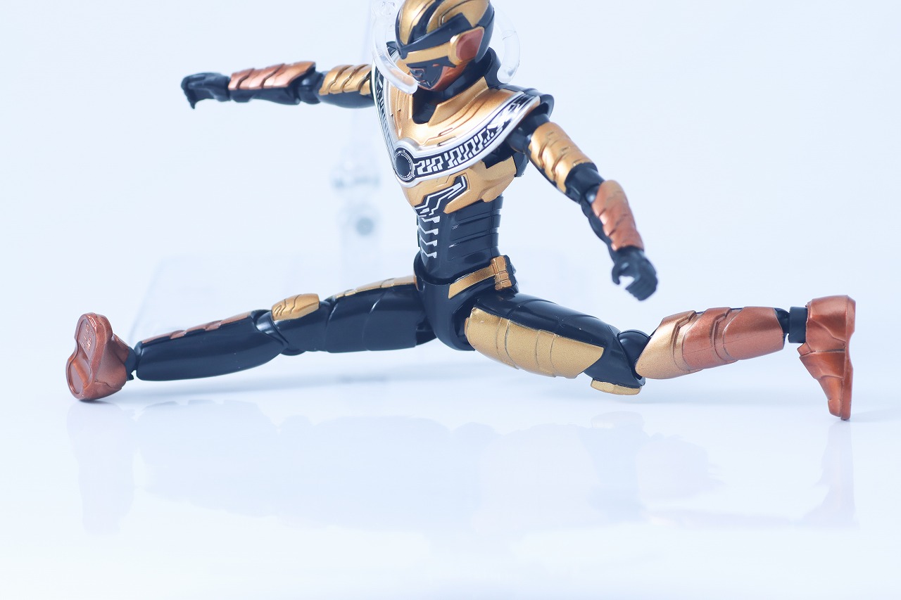 TOKUSATSU ACTION FIGURE　ギャバン・ルミナス　レビュー　可動範囲