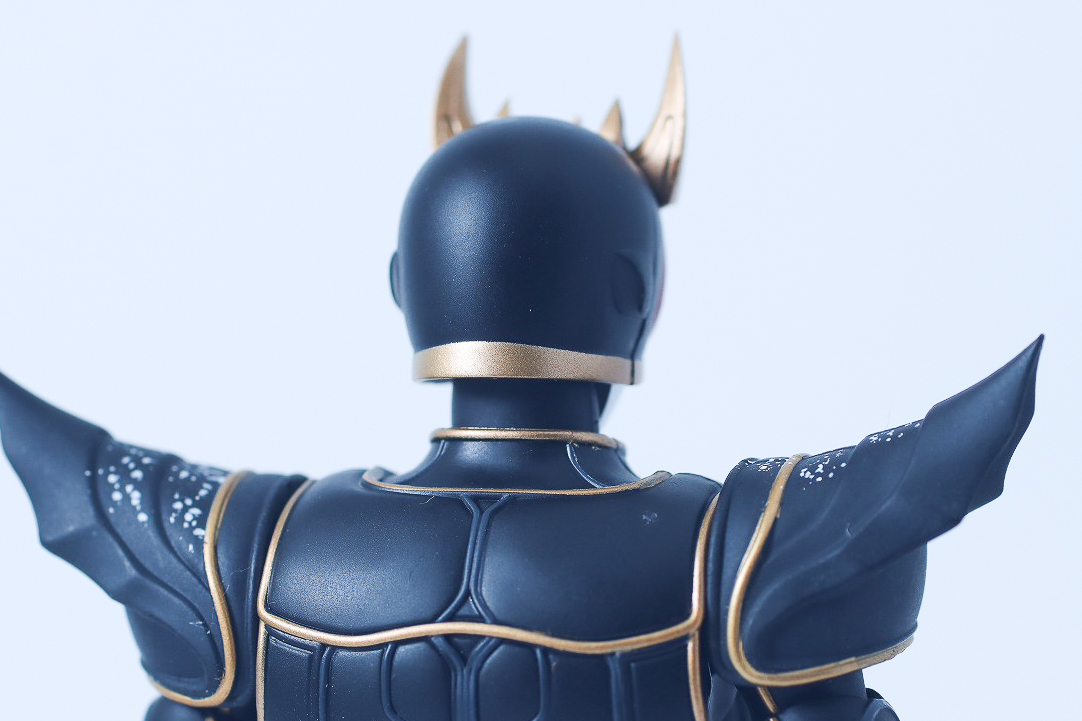 S.H.フィギュアーツ 真骨彫製法 仮面ライダークウガ アルティメットフォーム 九郎ヶ岳の死闘セット　レビュー　本体