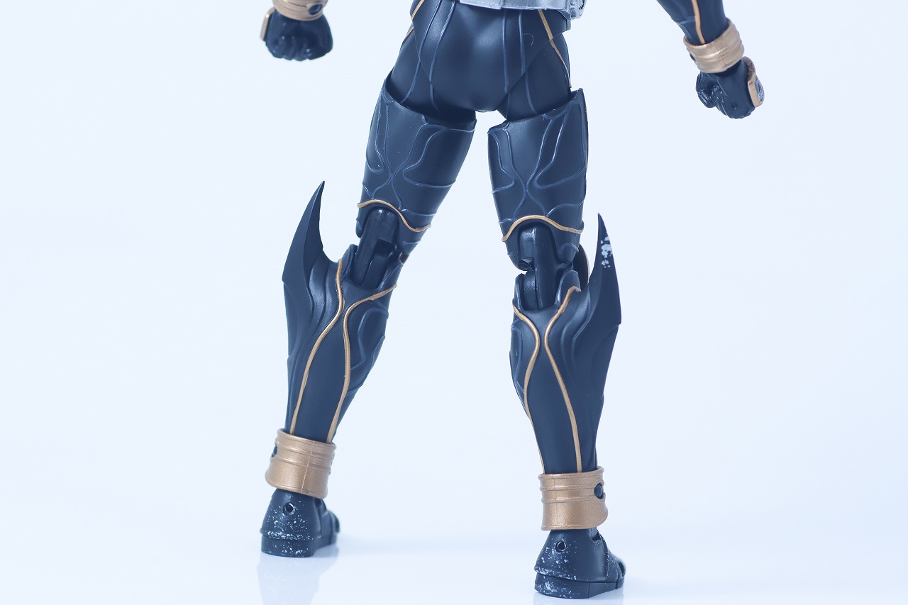 S.H.フィギュアーツ 真骨彫製法 仮面ライダークウガ アルティメットフォーム 九郎ヶ岳の死闘セット　レビュー　本体