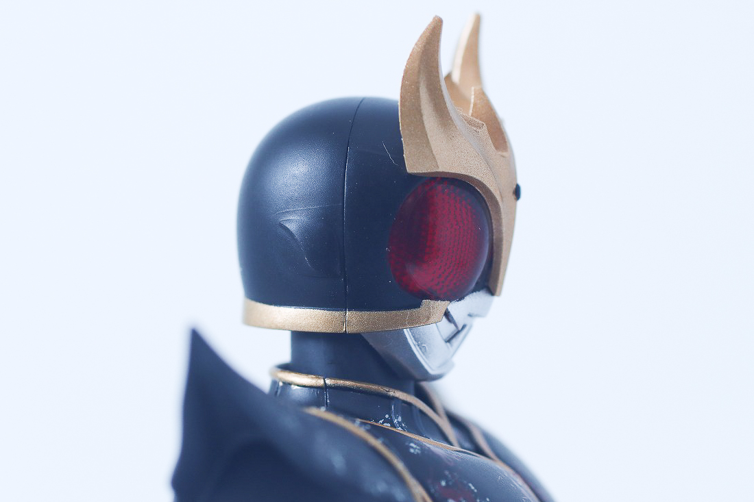 S.H.フィギュアーツ 真骨彫製法 仮面ライダークウガ アルティメットフォーム 九郎ヶ岳の死闘セット　レビュー　本体