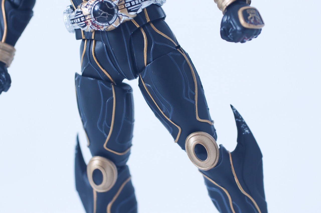 S.H.フィギュアーツ 真骨彫製法 仮面ライダークウガ アルティメットフォーム 九郎ヶ岳の死闘セット　レビュー　本体