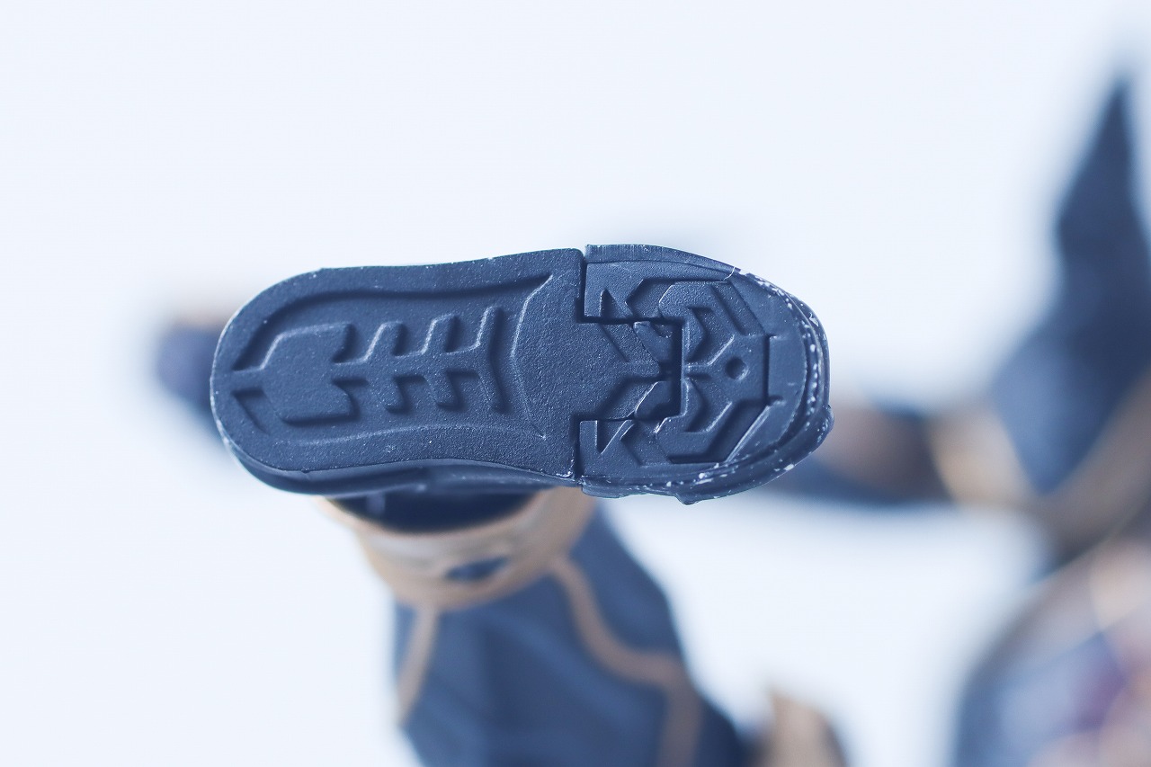 S.H.フィギュアーツ 真骨彫製法 仮面ライダークウガ アルティメットフォーム 九郎ヶ岳の死闘セット　レビュー　本体