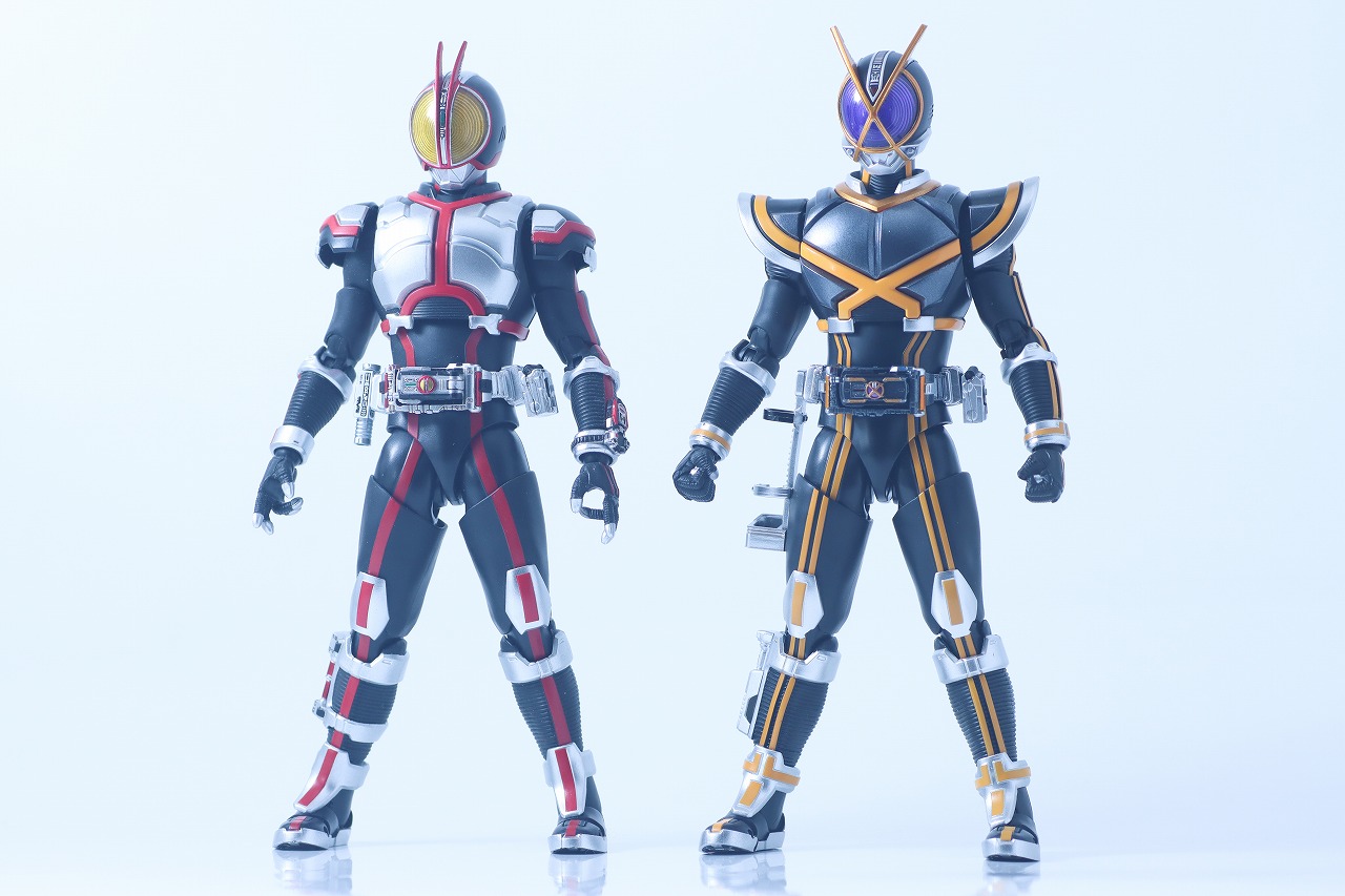 S.H.フィギュアーツ 真骨彫製法　仮面ライダーカイザ　レビュー　比較　仮面ライダーファイズ