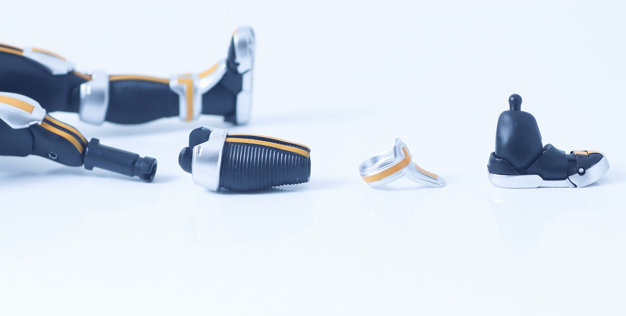 S.H.フィギュアーツ 真骨彫製法　仮面ライダーカイザ　レビュー　付属品　ポインターなし脚パーツ