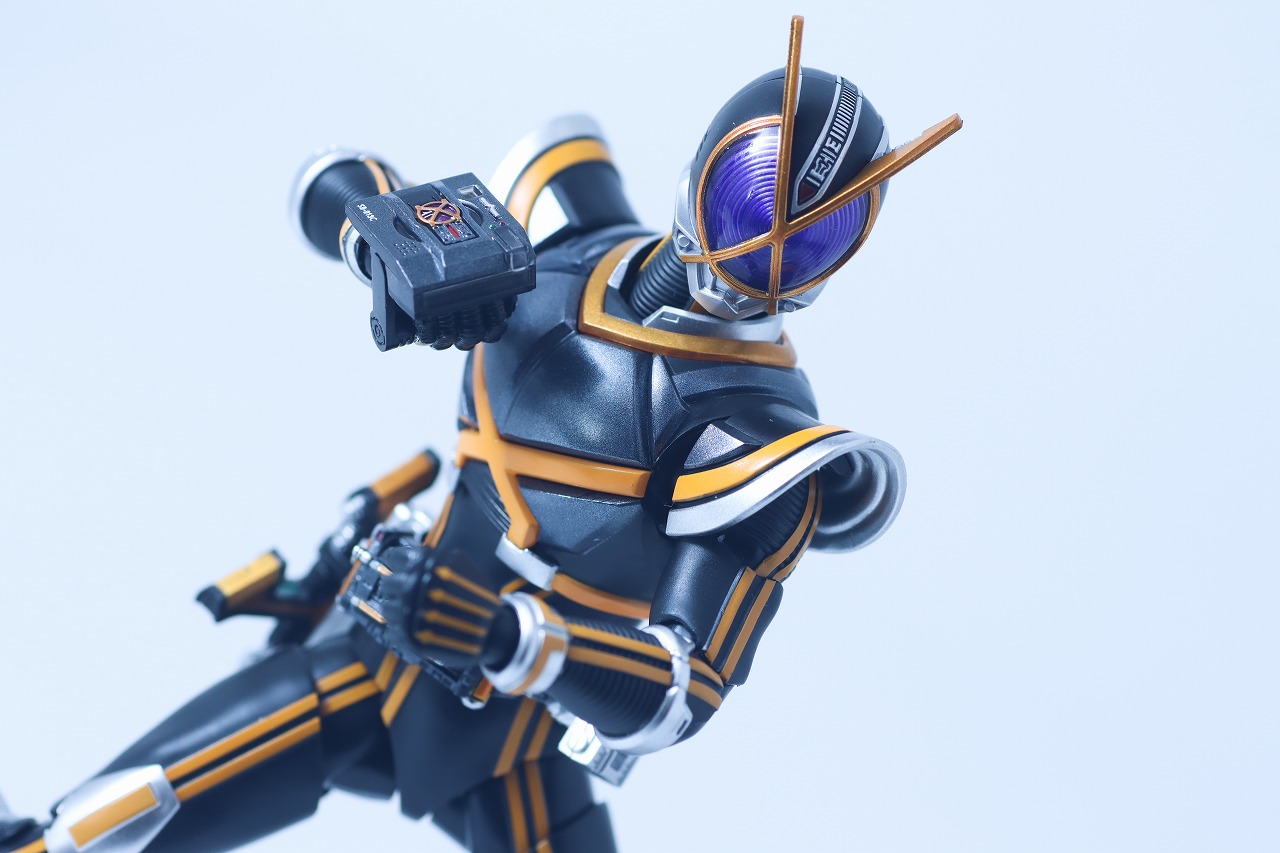 S.H.フィギュアーツ 真骨彫製法　仮面ライダーカイザ　レビュー　アクション