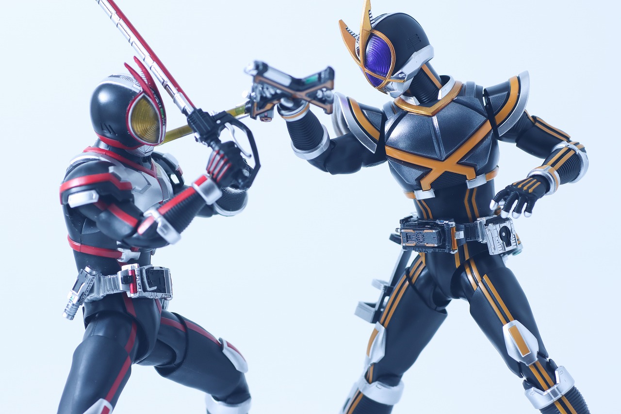 S.H.フィギュアーツ 真骨彫製法　仮面ライダーカイザ　レビュー　アクション　仮面ライダーファイズ
