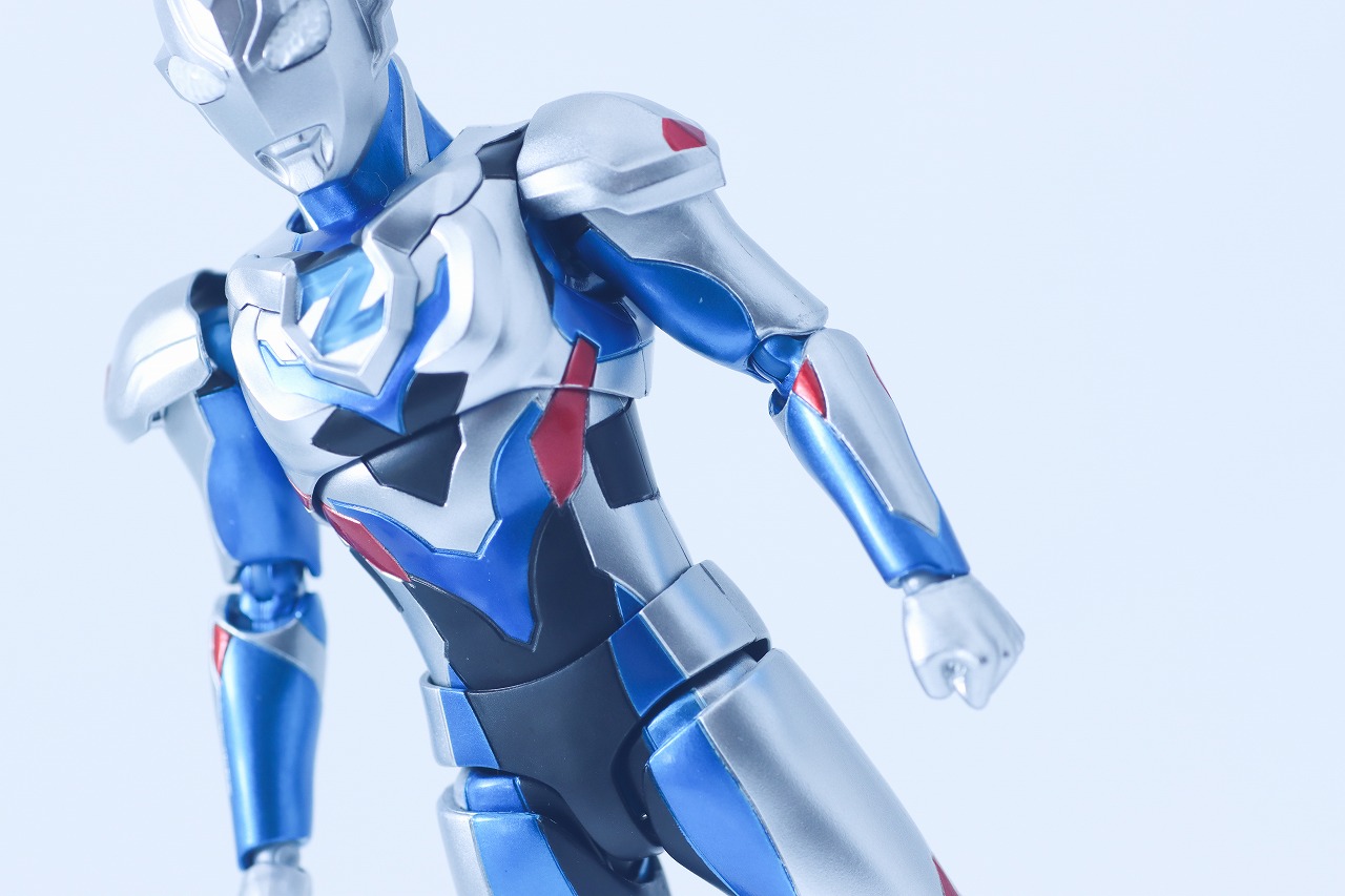 S.H.フィギュアーツ　ウルトラマンゼット オリジナル Special Color Ver.　レビュー　本体