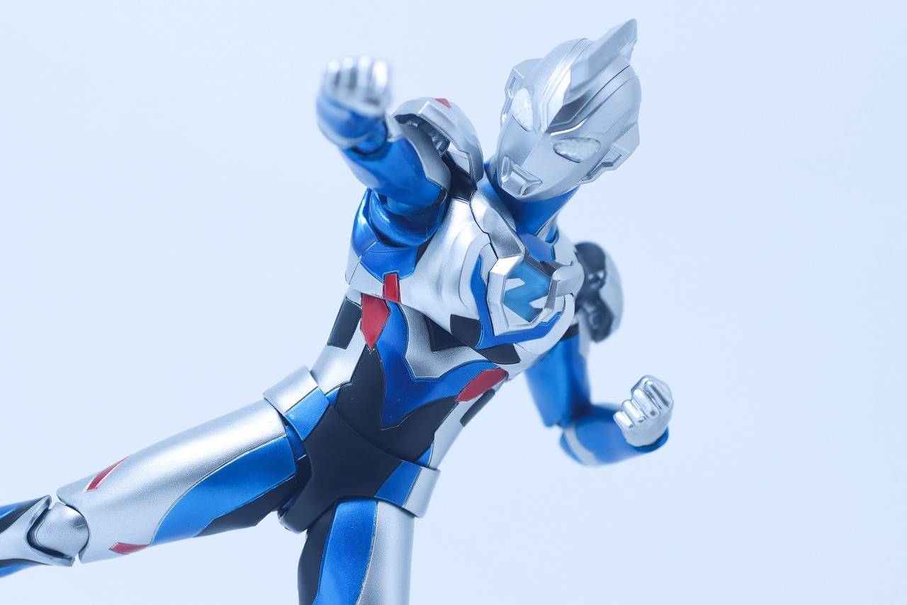 S.H.フィギュアーツ　ウルトラマンゼット オリジナル Special Color Ver.　レビュー　アクション