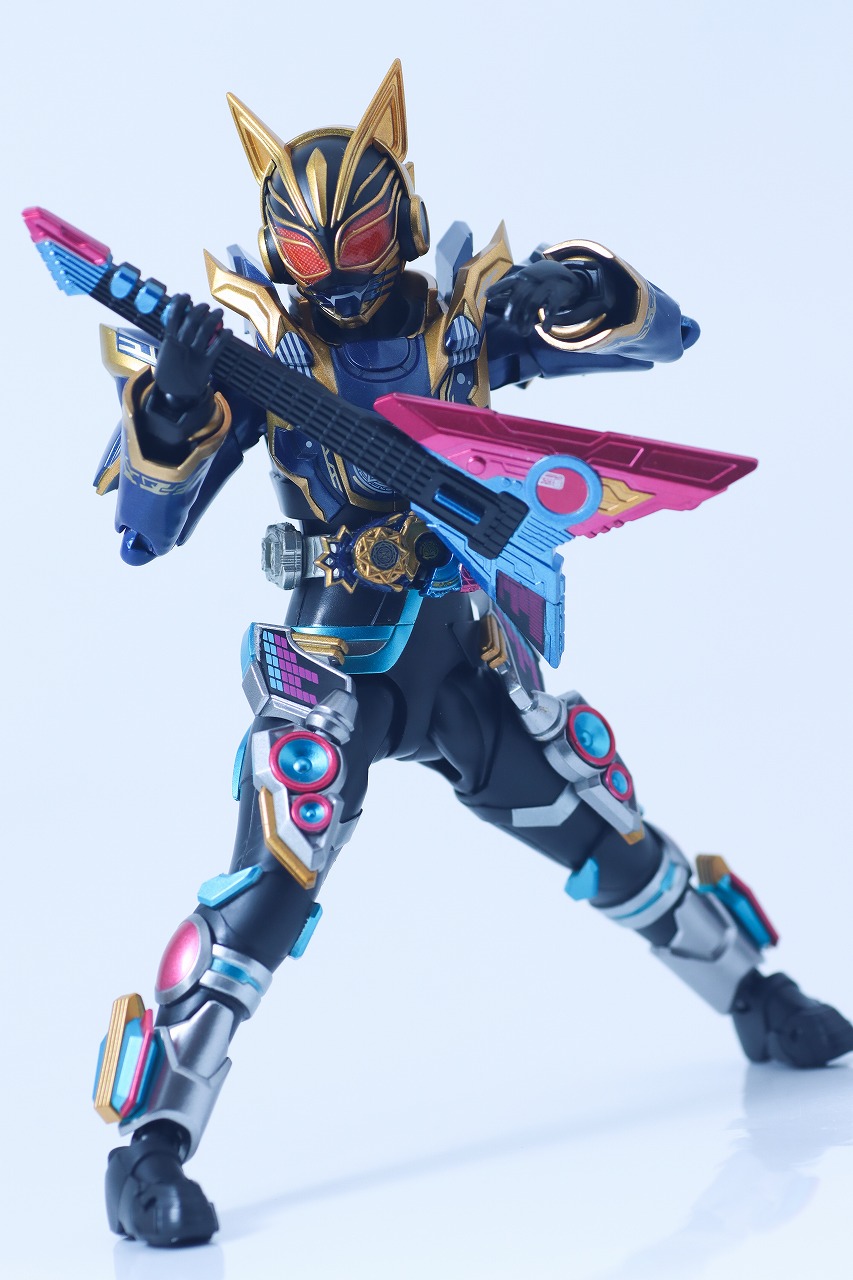 S.H.フィギュアーツ　仮面ライダーナーゴ ファンタジーフォーム　レビュー　アクション