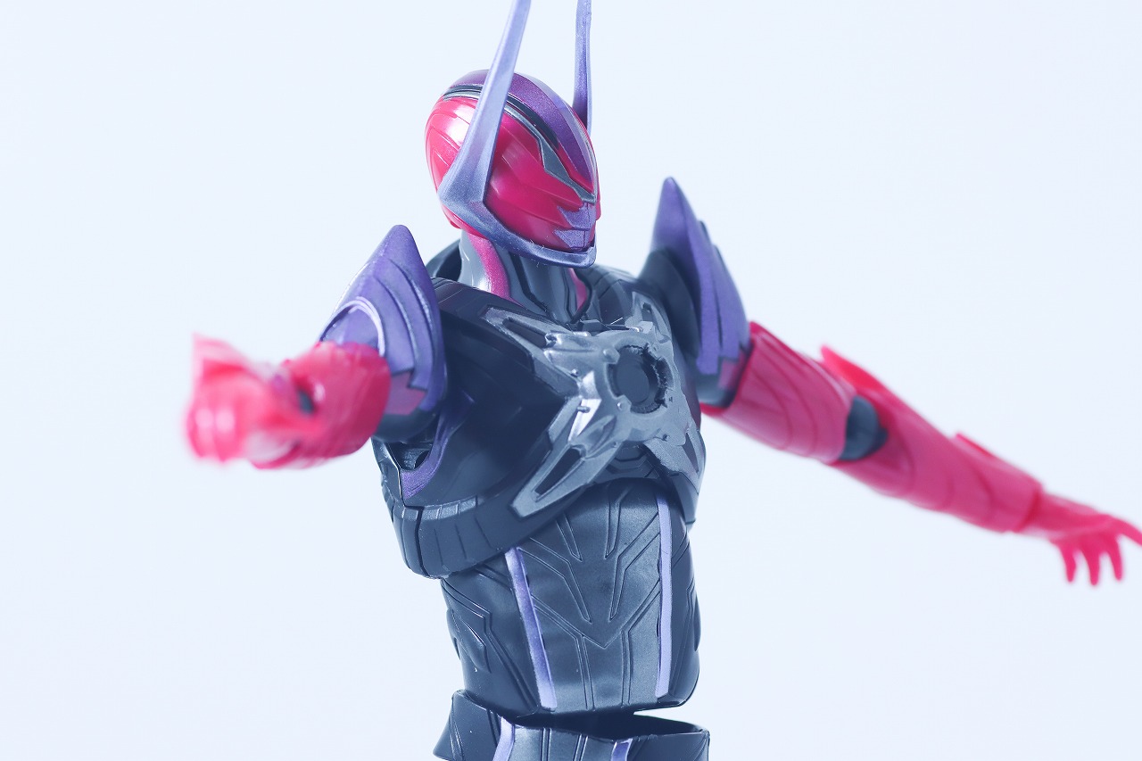 仮面ライダーアクションフィギュア　仮面ライダードォーン　レビュー　可動範囲