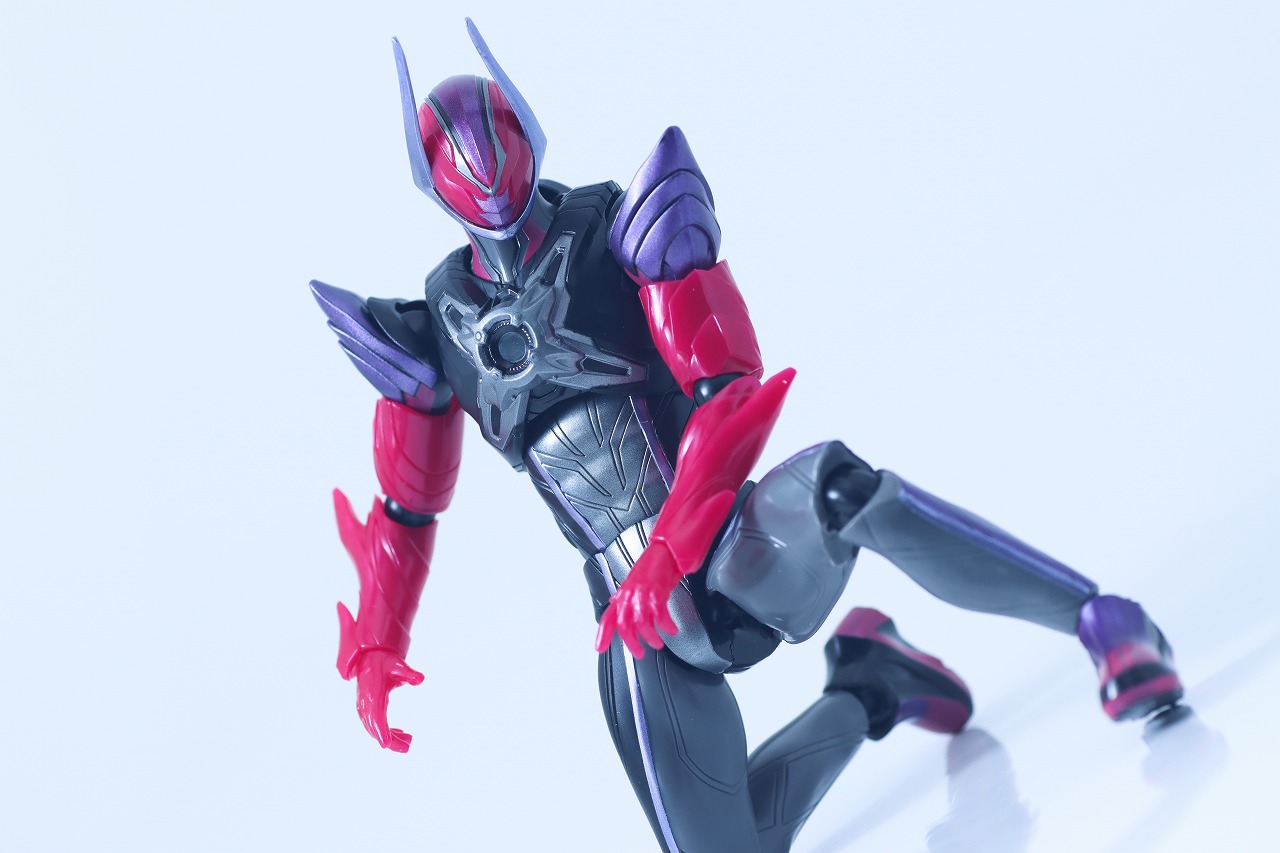 仮面ライダーアクションフィギュア　仮面ライダードォーン　レビュー　アクション