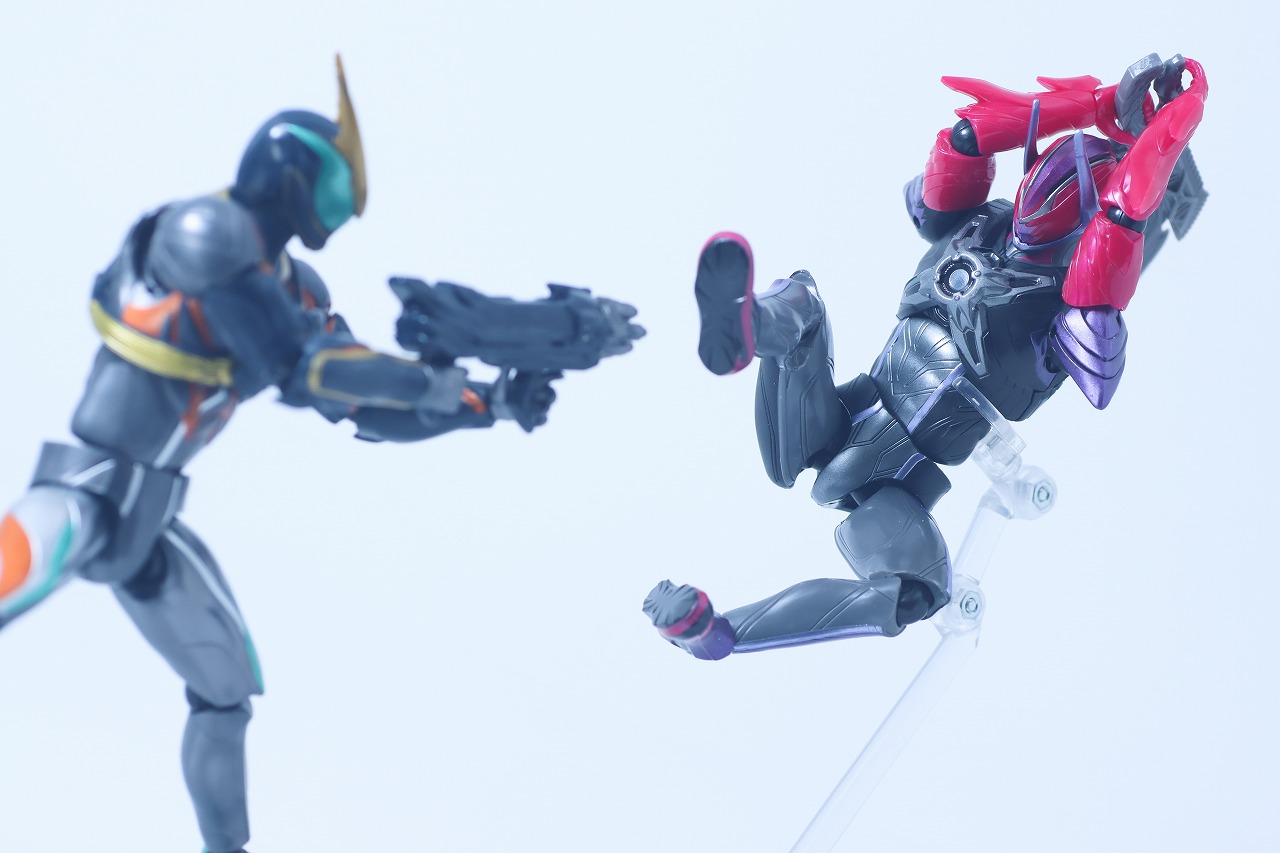 仮面ライダーアクションフィギュア　仮面ライダードォーン　レビュー　アクション　仮面ライダーゼッツ カタストロム