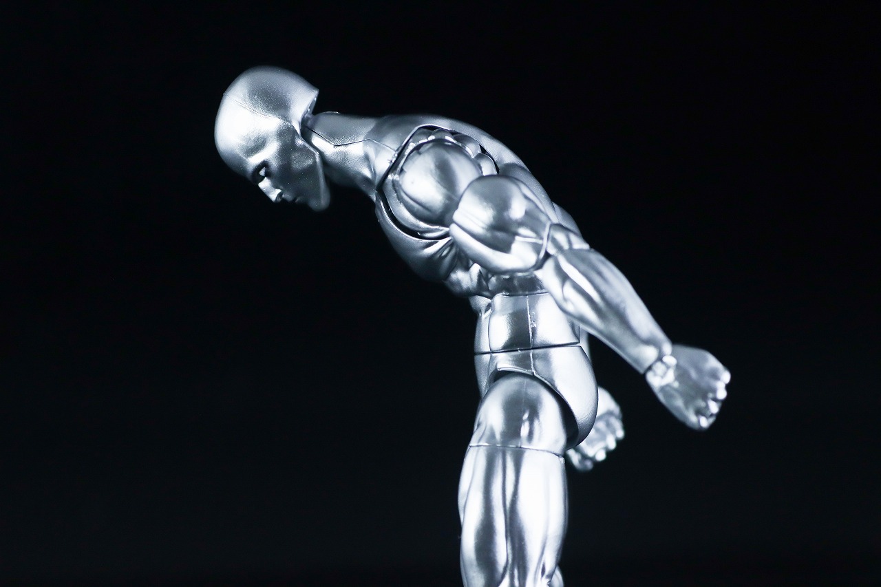 マーベルレジェンド　ミニ・コミックシリーズ　シルバーサーファー　レビュー　可動範囲