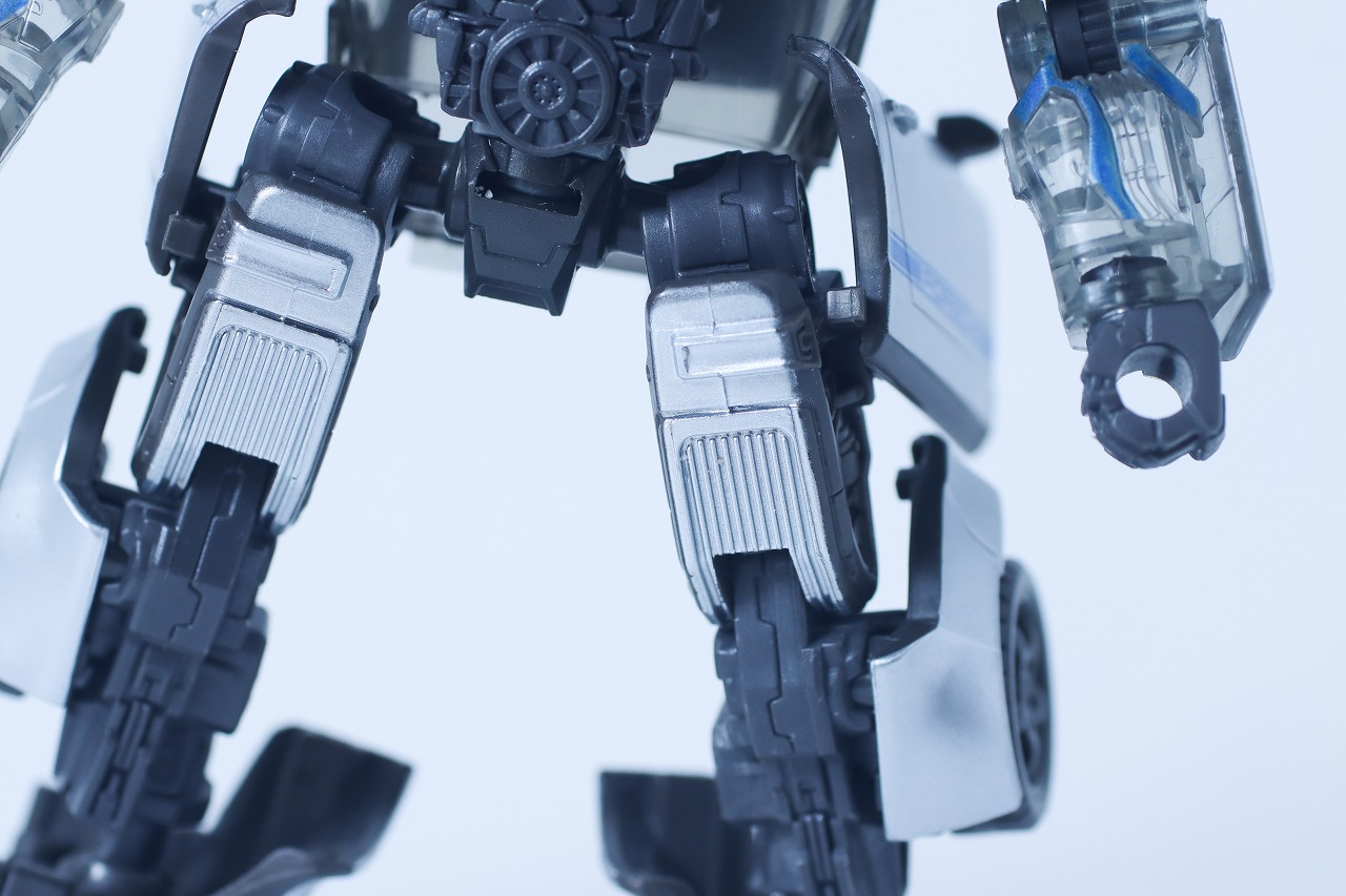 トランスフォーマー　スタジオシリーズ SS-141　ミラージュ　レビュー　本体