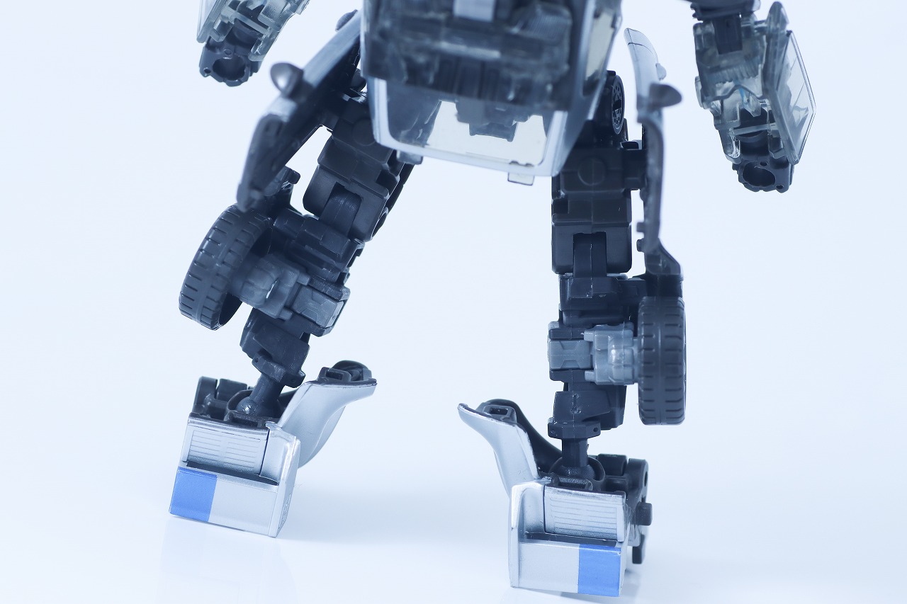 トランスフォーマー　スタジオシリーズ SS-141　ミラージュ　レビュー　本体