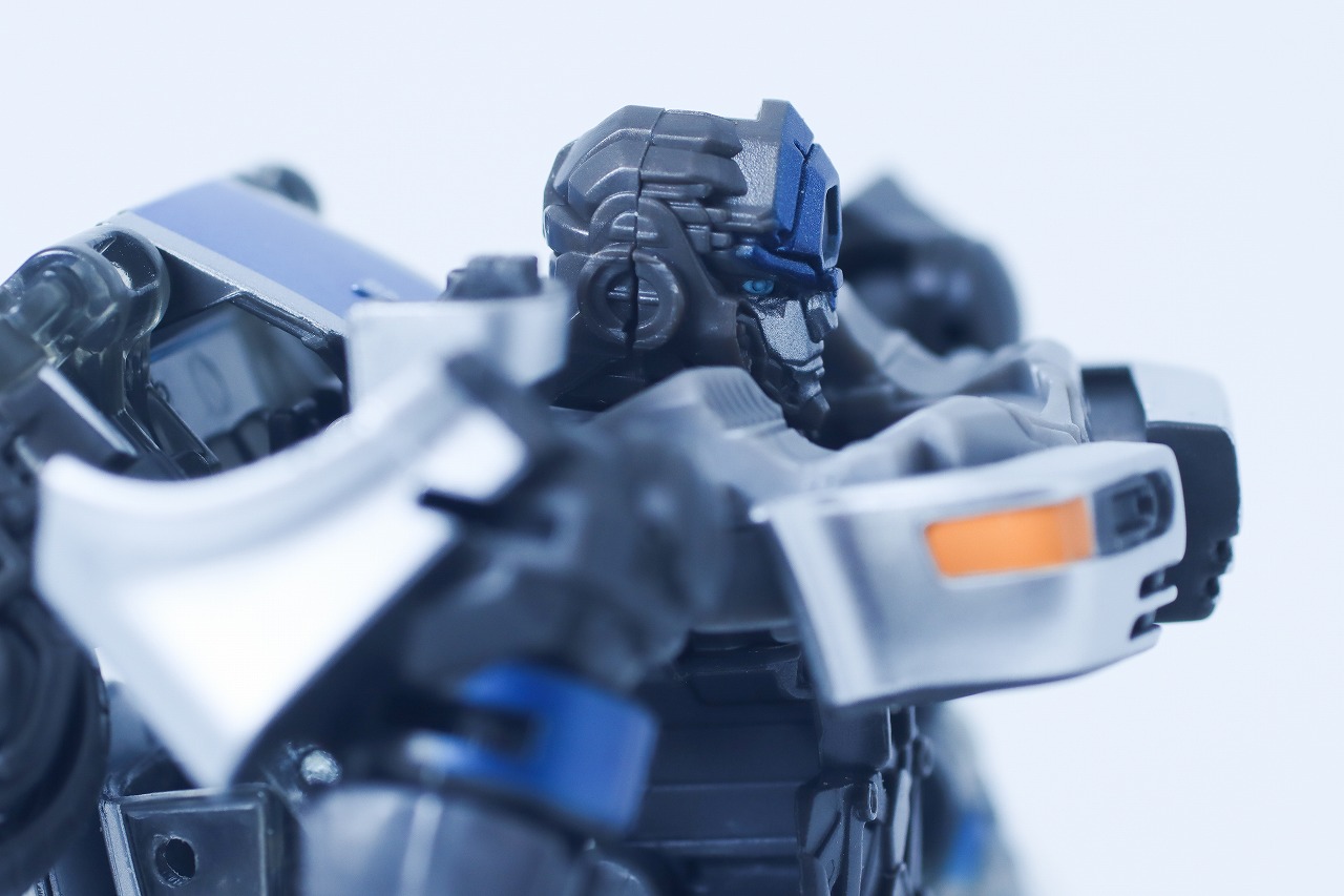 トランスフォーマー　スタジオシリーズ SS-141　ミラージュ　レビュー　本体