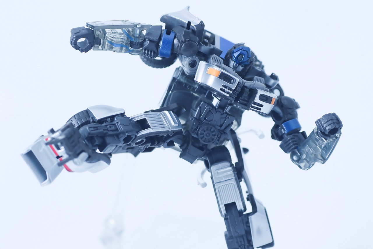 トランスフォーマー　スタジオシリーズ SS-141　ミラージュ　レビュー　アクション