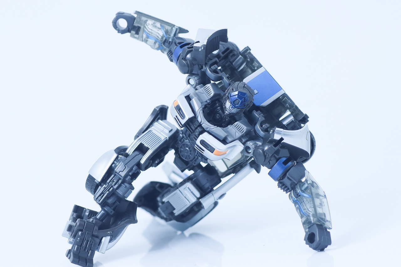 トランスフォーマー　スタジオシリーズ SS-141　ミラージュ　レビュー　アクション