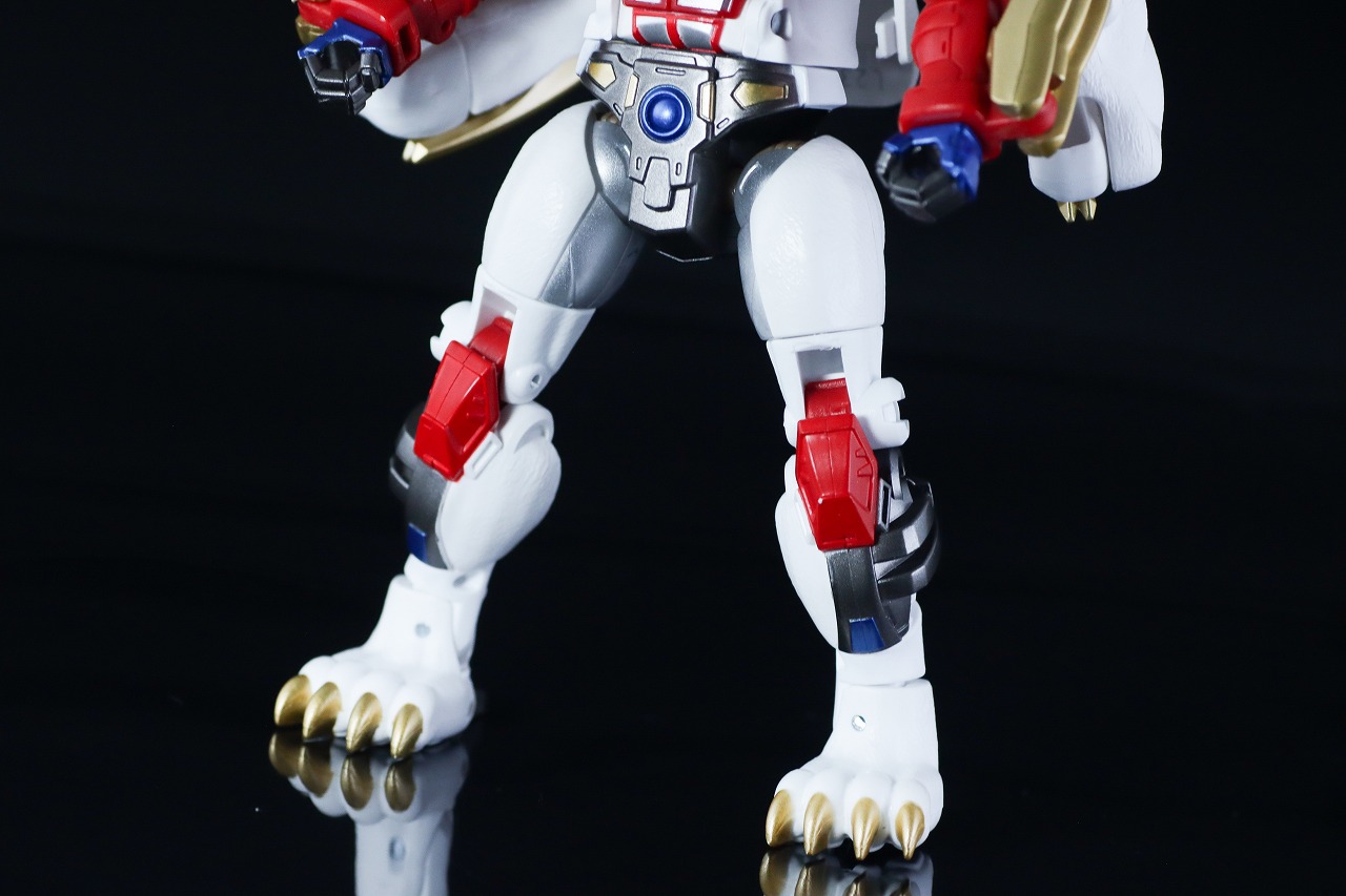 40TH SELECTION　ライオコンボイ　レビュー　本体　ロボットモード　