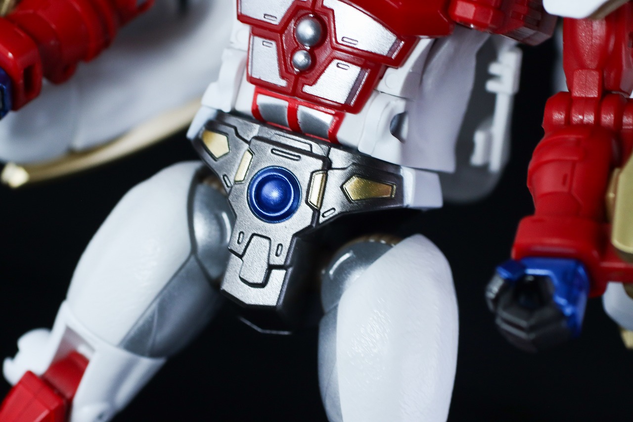 40TH SELECTION　ライオコンボイ　レビュー　本体　ロボットモード　