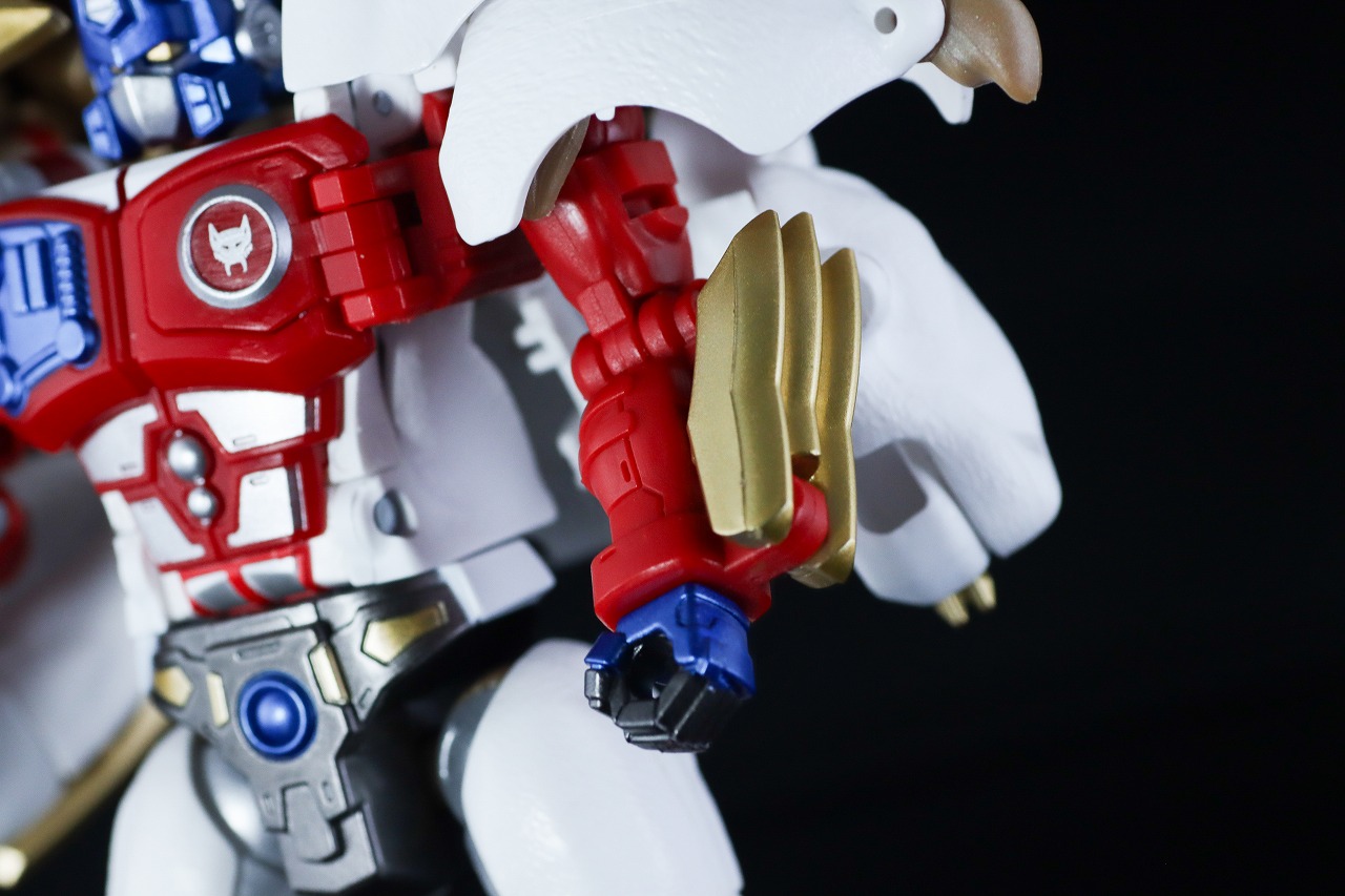 40TH SELECTION　ライオコンボイ　レビュー　本体　ロボットモード　