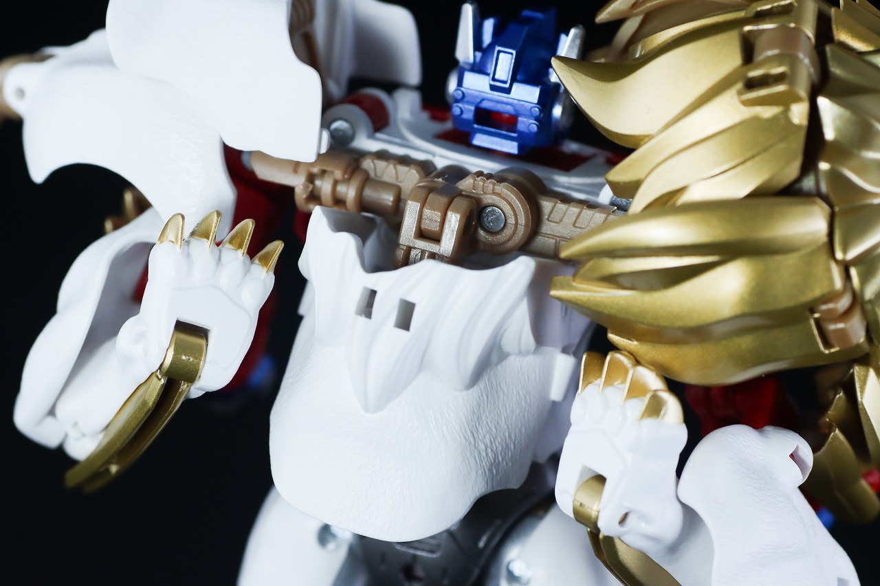 40TH SELECTION　ライオコンボイ　レビュー　本体　ロボットモード　