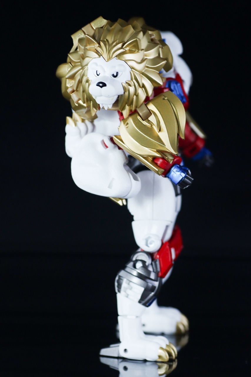 40TH SELECTION　ライオコンボイ　レビュー　本体　ロボットモード　