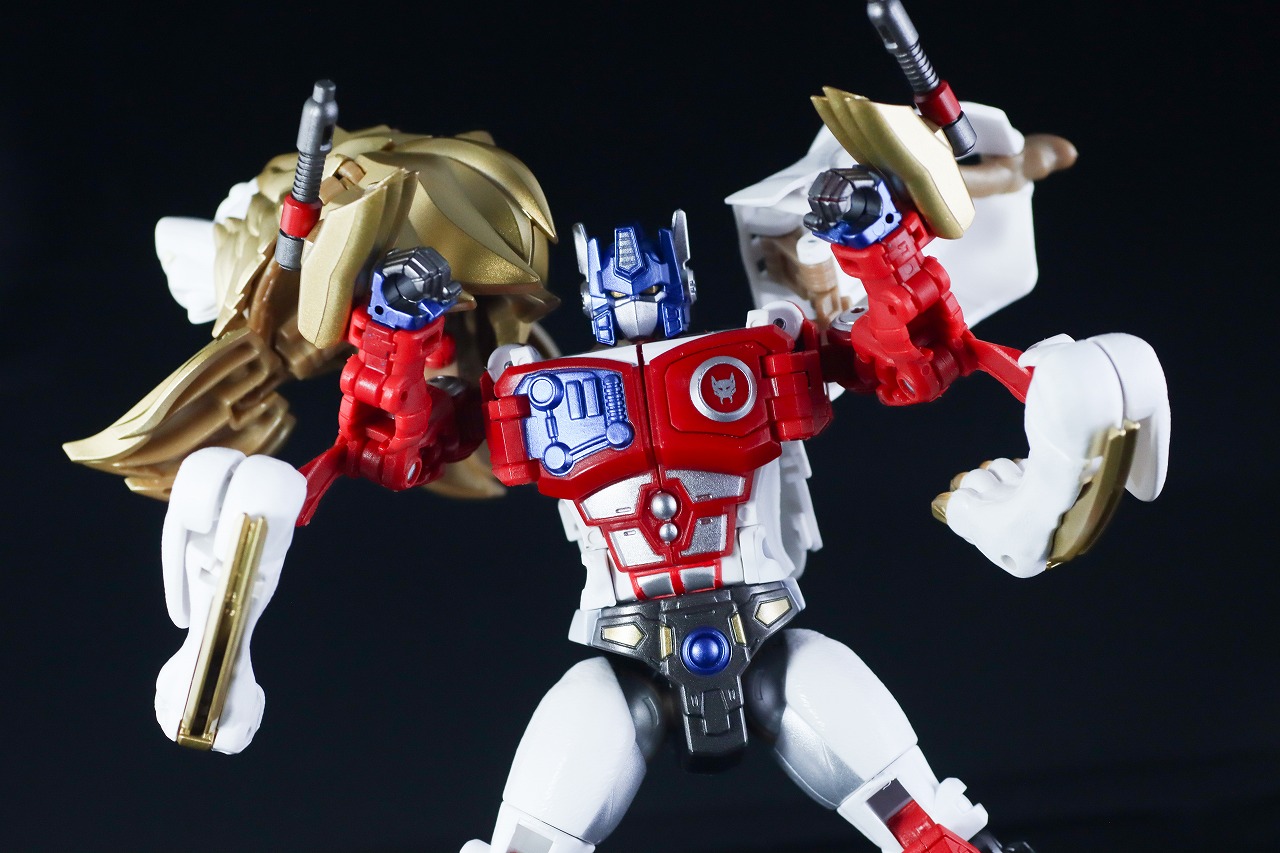 40TH SELECTION　ライオコンボイ　レビュー　アクション