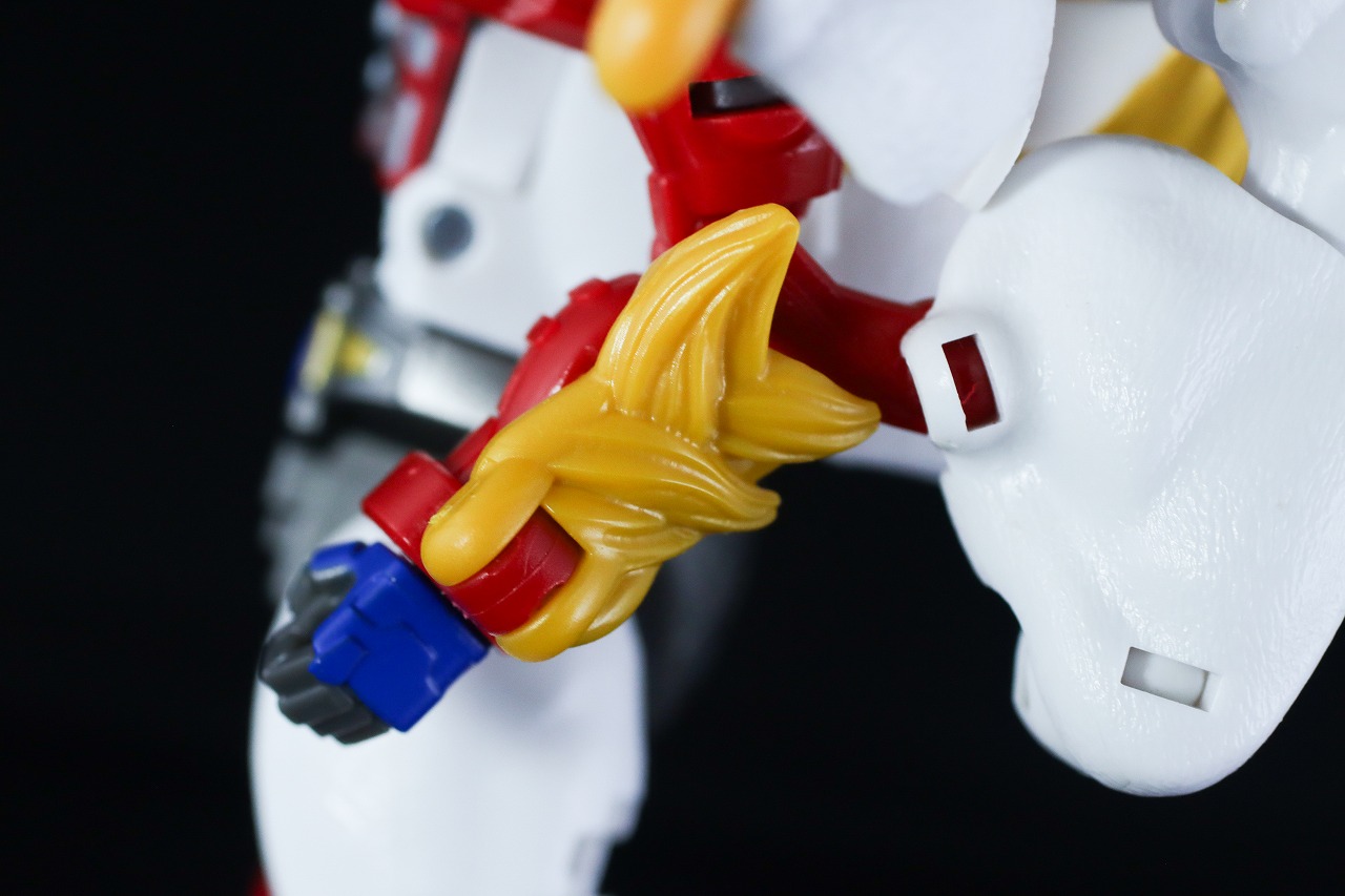 トランスフォーマーレガシー　TL-25　レオプライム　レビュー　ロボットモード　本体