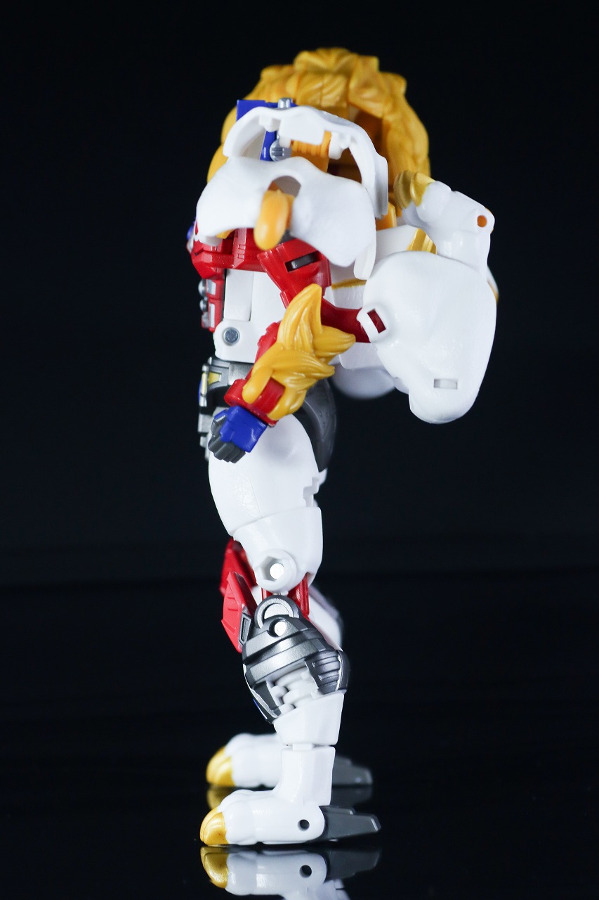 トランスフォーマーレガシー　TL-25　レオプライム　レビュー　ロボットモード　本体