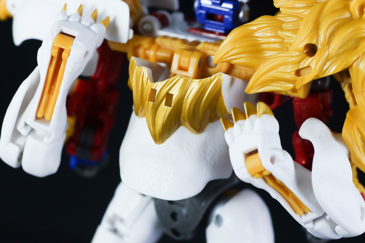 トランスフォーマーレガシー　TL-25　レオプライム　レビュー　ロボットモード　本体