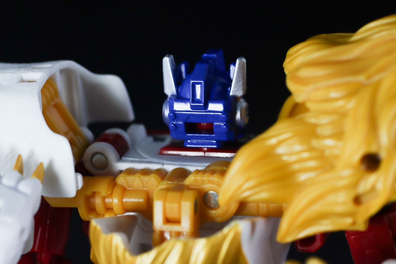 トランスフォーマーレガシー　TL-25　レオプライム　レビュー　ロボットモード　本体