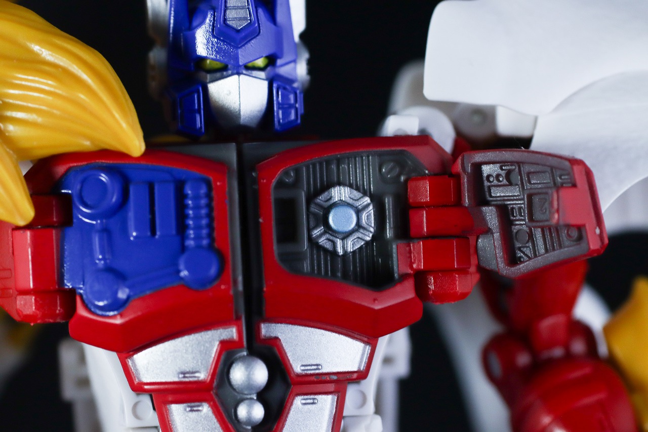 トランスフォーマーレガシー　TL-25　レオプライム　レビュー　ロボットモード　本体