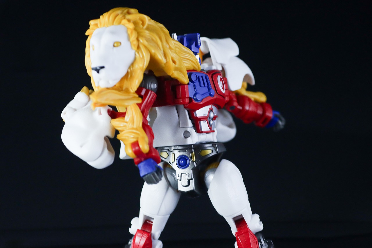 トランスフォーマーレガシー　TL-25　レオプライム　レビュー　ロボットモード　可動範囲