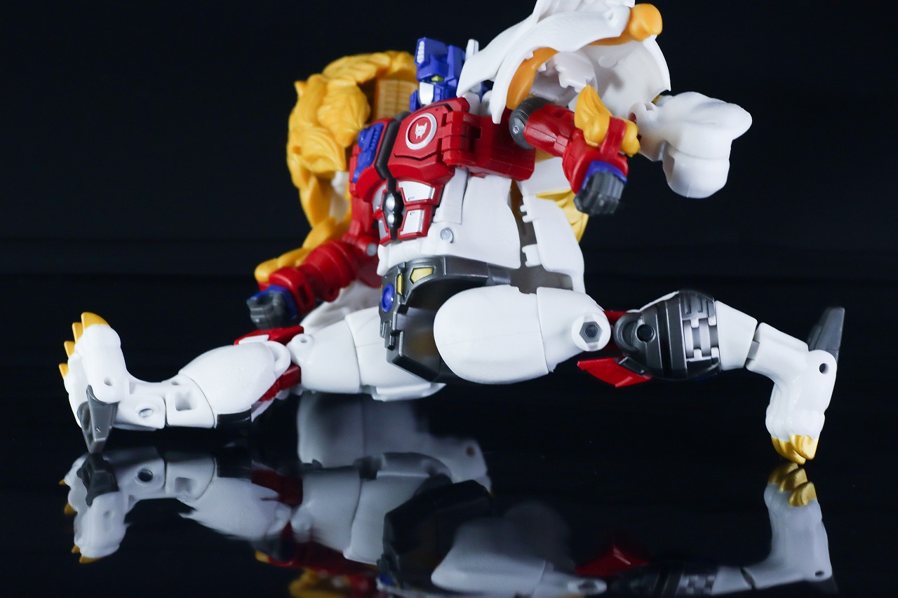 トランスフォーマーレガシー　TL-25　レオプライム　レビュー　ロボットモード　可動範囲