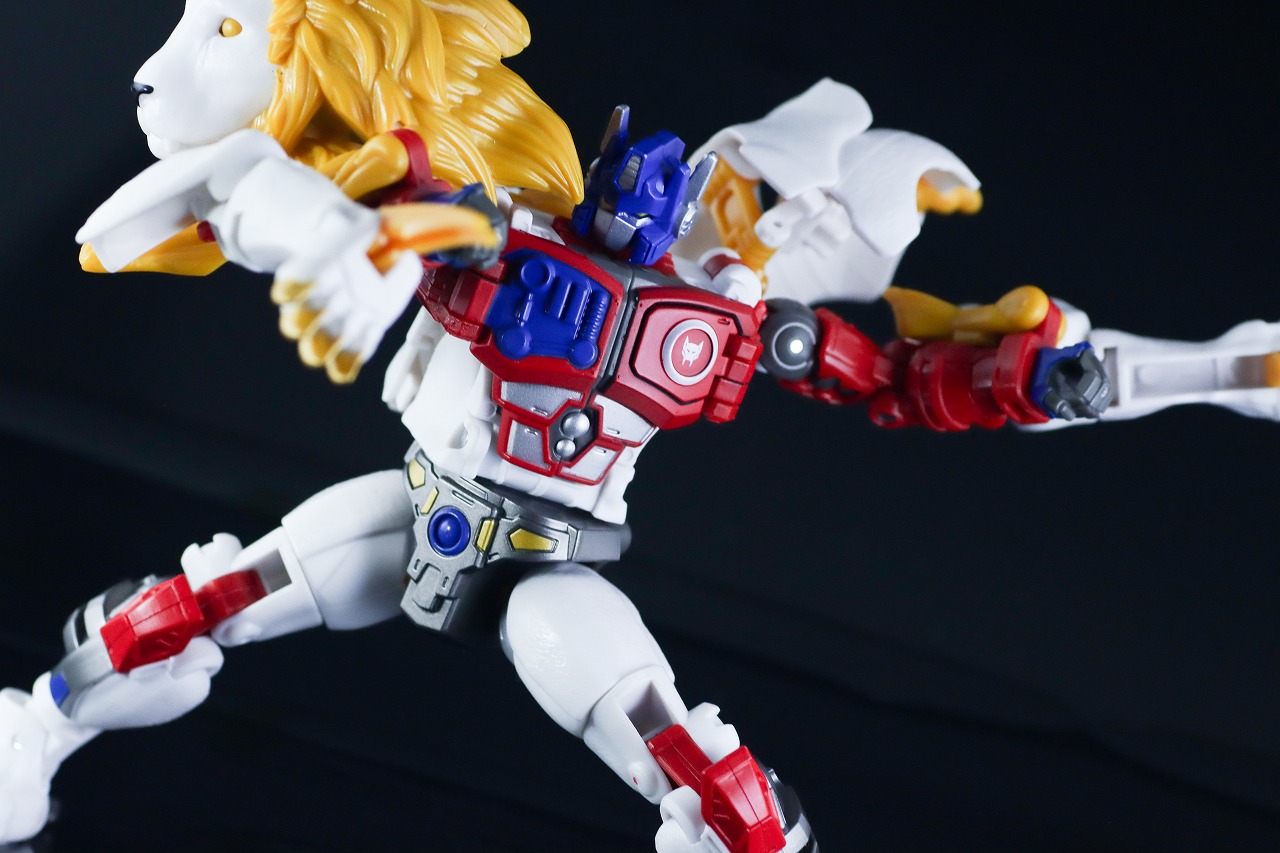 トランスフォーマーレガシー　TL-25　レオプライム　レビュー　アクション